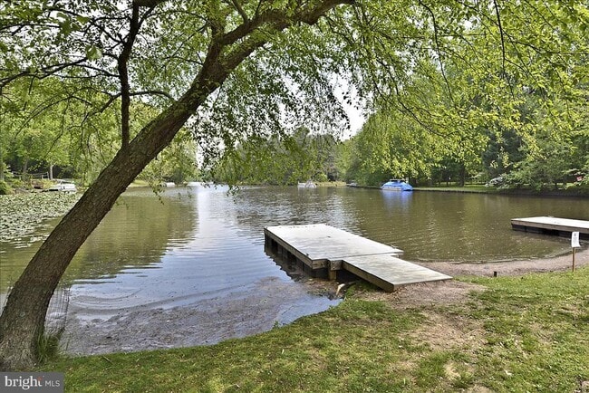 Building Photo - 3800 Powell Ln