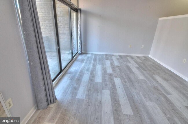 Building Photo - 2110 Green Watch Way