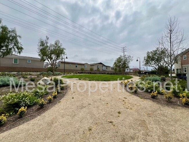 Building Photo - 3647 E Bright Paseo