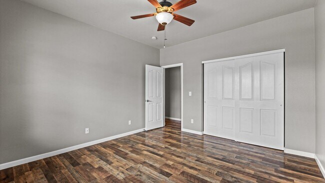 Building Photo - Spacious 3-Bed Ranch Home w/ 3-Car Garage & RV Parking In Quiet North Grand Junction Neighborhood