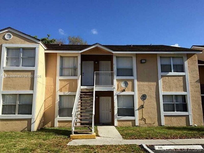 Building Photo - 8106 SW 21st Ct