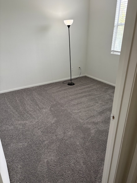 Building Photo - 1372 Nicolette Ave