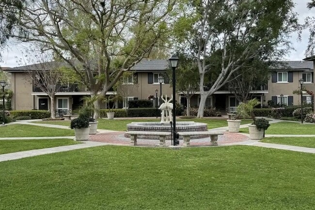 Building Photo - Newly Renovated 1 Bedroom Unit only 10 minutes from Disneyland