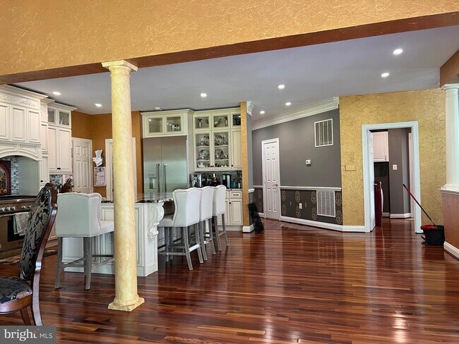 Building Photo - 3911 Arbor Crest Way