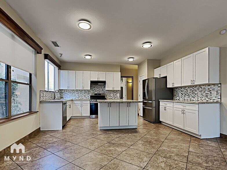 Building Photo - 3719 W Fallen Leaf Ln