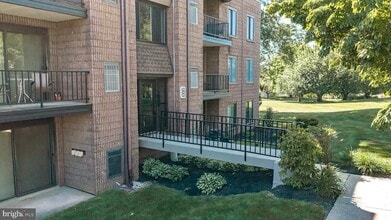Building Photo - 81 Oakridge Dr