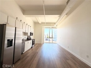 Building Photo - 175 S Lake Ave