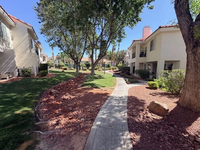 Building Photo - 1st Floor Condo in Guard Gated Painted Desert 2 bed/ 2 bath