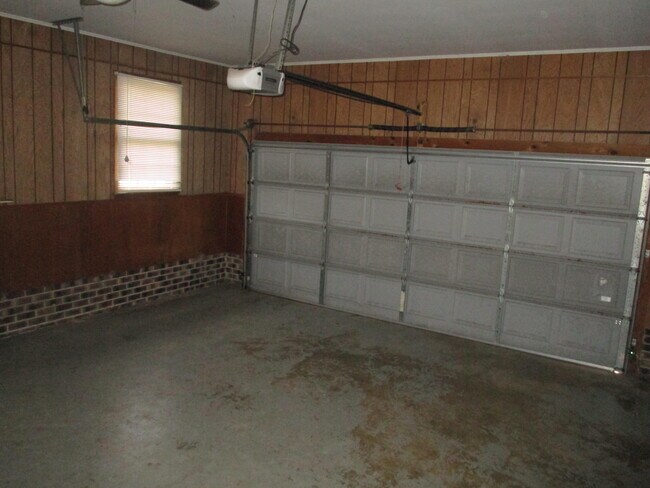 Building Photo - 4 Ashley St