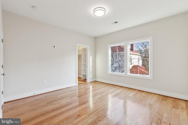 Building Photo - 2150 N Stafford St