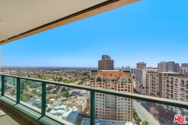 Primary Photo - 10490 Wilshire Blvd