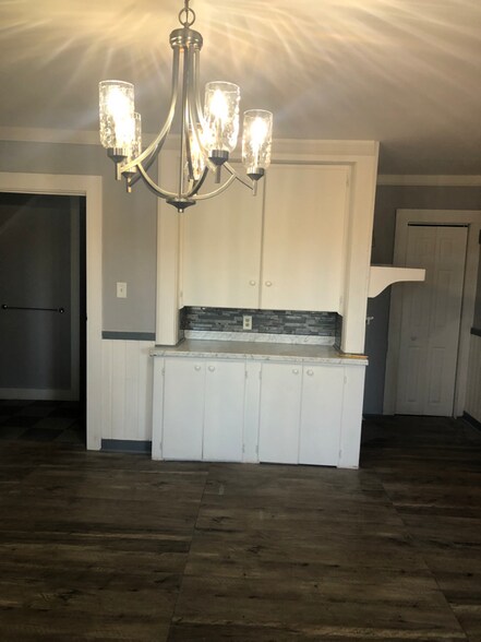 Building Photo - 12 Arch St