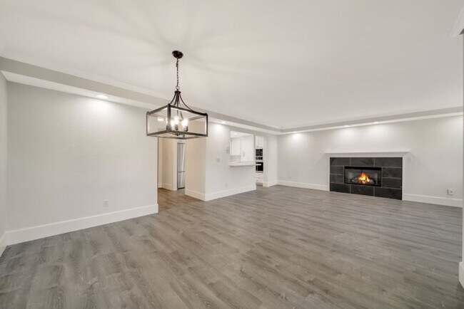 Building Photo - Wonderful Home with a Boat Slip and a Comm...