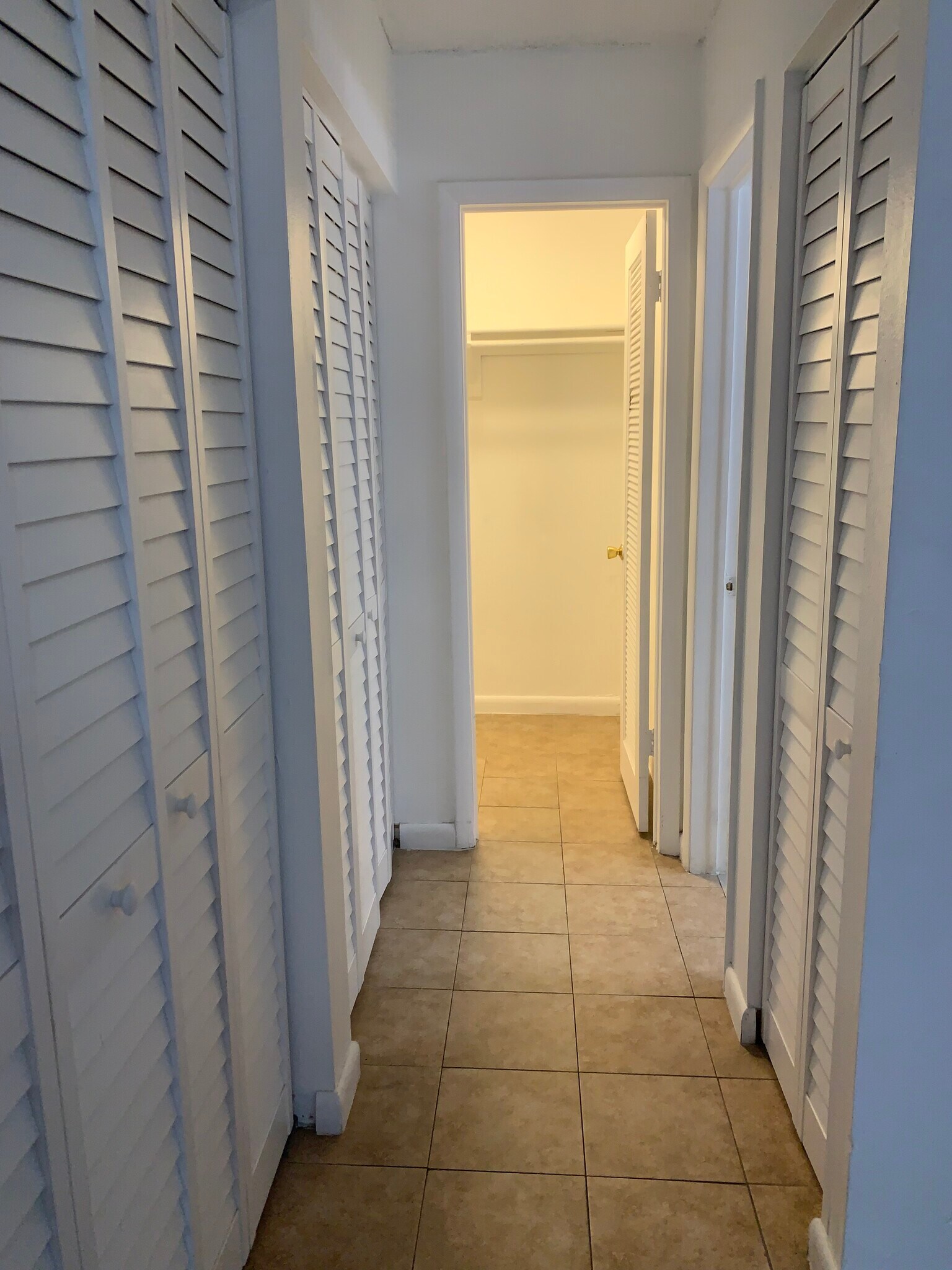 Building Photo - 6130 W 19th Ave