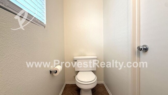 Building Photo - 9640 Peridot Ave