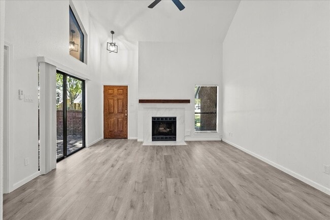 Building Photo - 16532 Holly Trail Dr