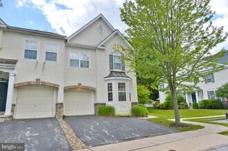 Building Photo - 200 Rolling Hill Dr