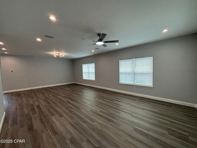 Building Photo - 2940 Hall Ave