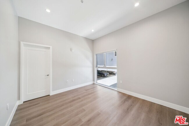 Building Photo - 1223 Hayworth Ave