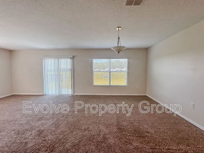 Building Photo - 119 Fairway Ct