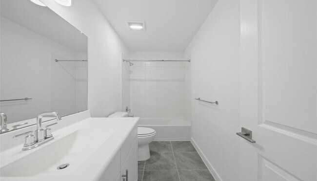 Building Photo - 302 Little Spg Ct