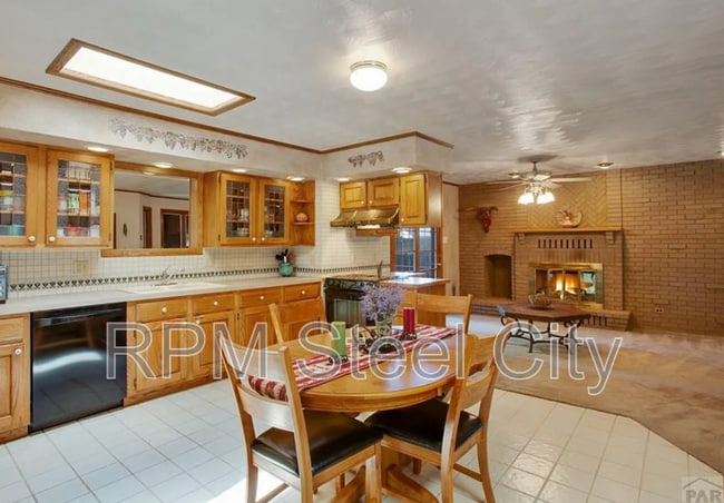 Building Photo - 2541 Taylor Ln