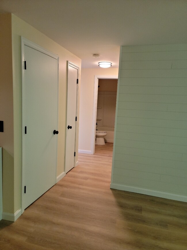 Building Photo - 403 White Cedar Blvd