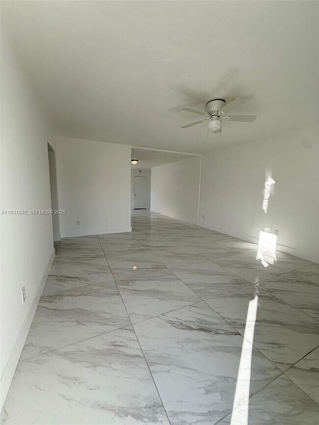 Building Photo - 4265 SW 51st St