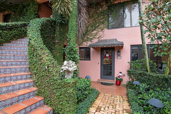Building Photo - 226 Chilean Ave