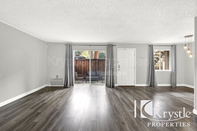 Building Photo - 1060 Oak Grove Rd