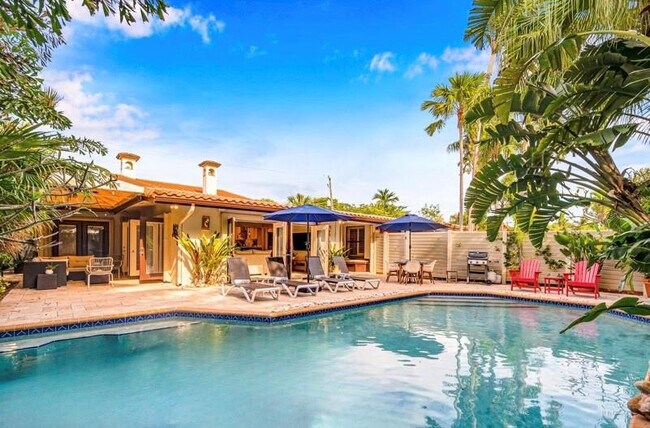 Building Photo - 2757 NE 20th St