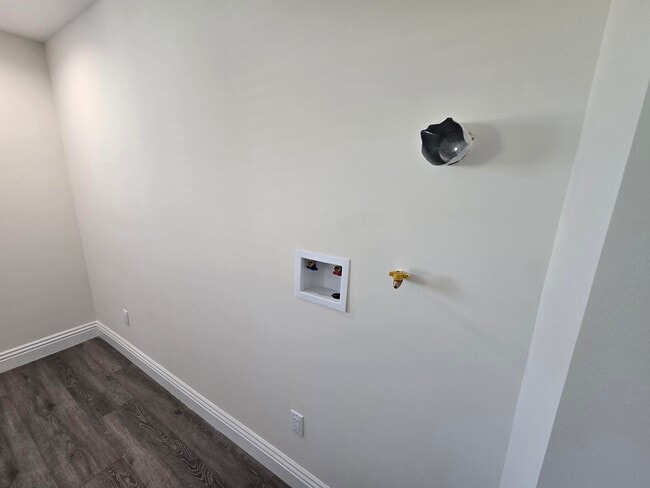 Building Photo - 11015 Califa St