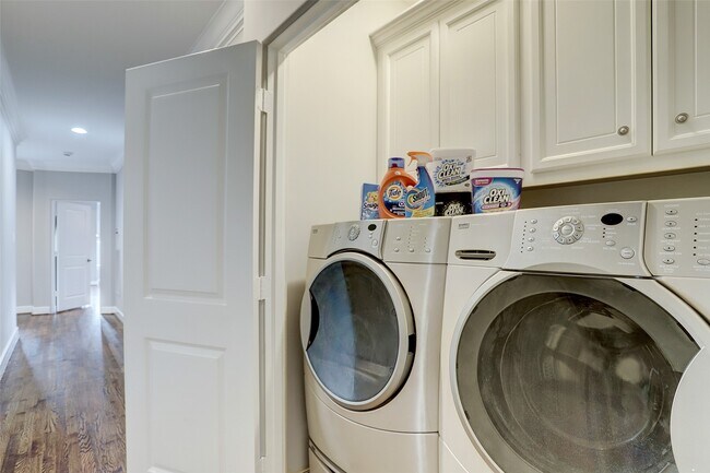 Building Photo - 6310 Taggart St