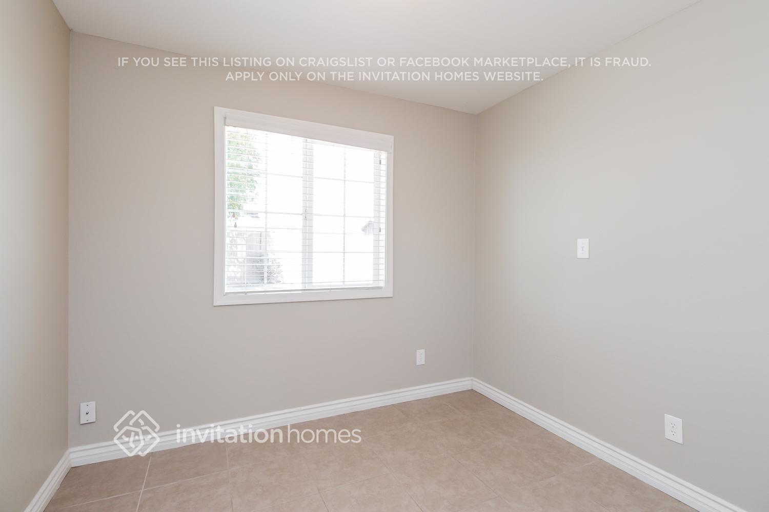 Building Photo - 2022 W Windrose Dr