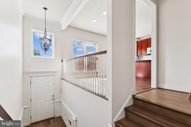 Building Photo - 14551 Crossfield Way