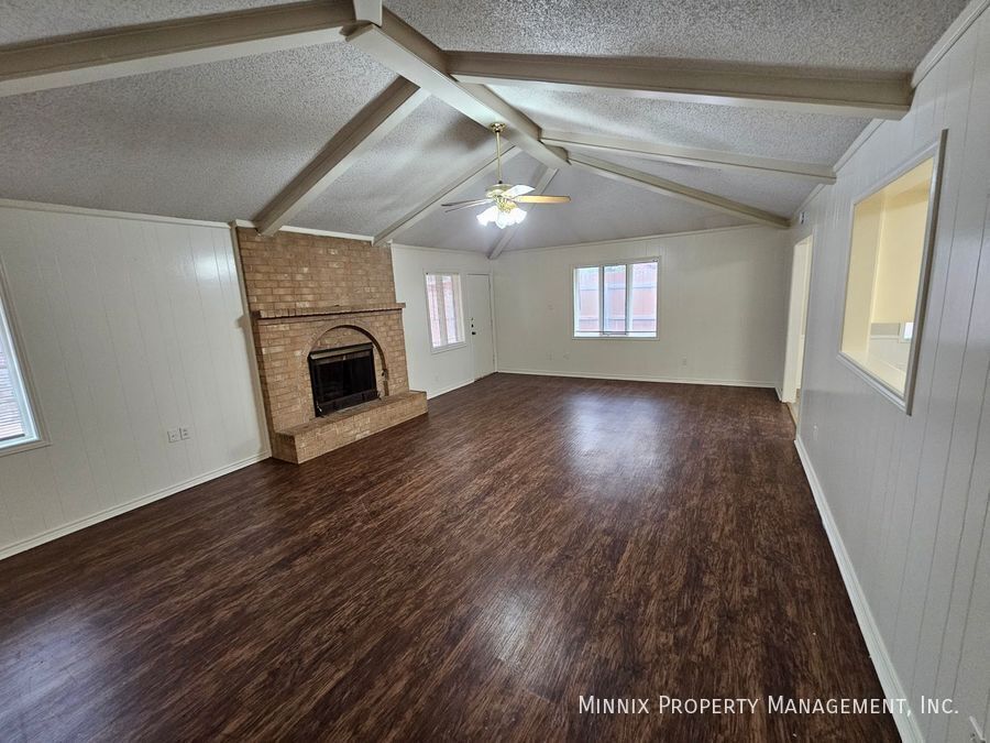 Building Photo - 6906 Elmwood Ave