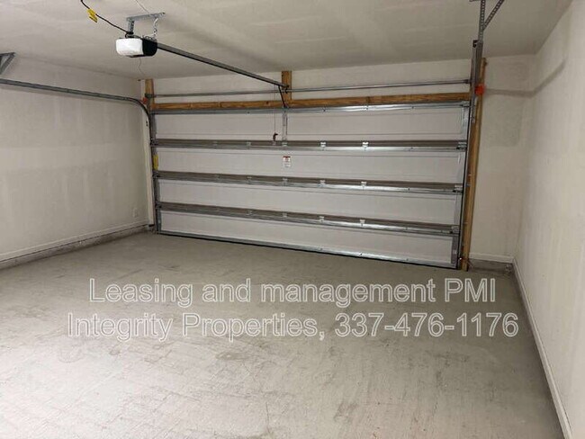 Building Photo - 229 Sidney Oaks Dr