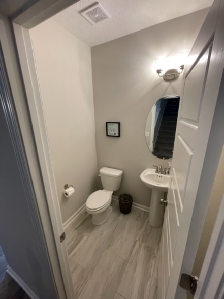 Building Photo - 4336 Doral Dr