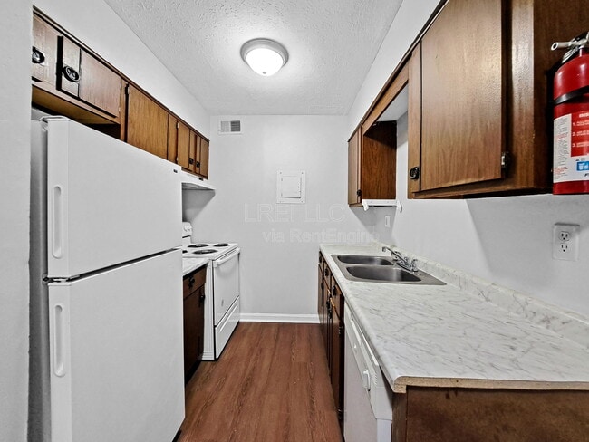Building Photo - 3105 Fordhaven Rd