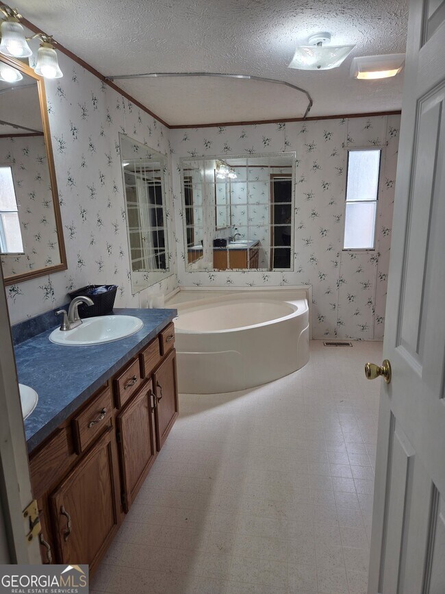 Building Photo - 6410 US-341