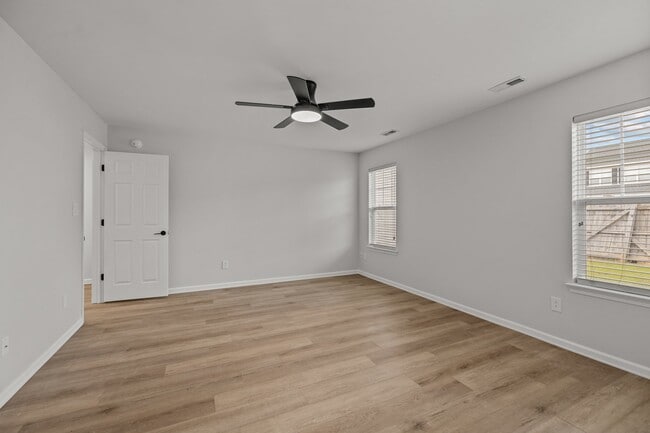 Building Photo - 3932 Chatterleigh Dr