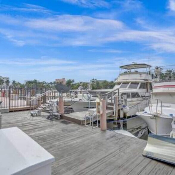 Building Photo - 37 Hendricks Isle