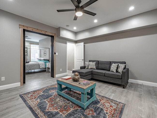 Building Photo - 3853 McRee Ave