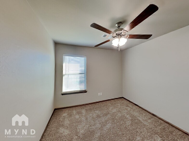 Building Photo - 10600 NW 20th St