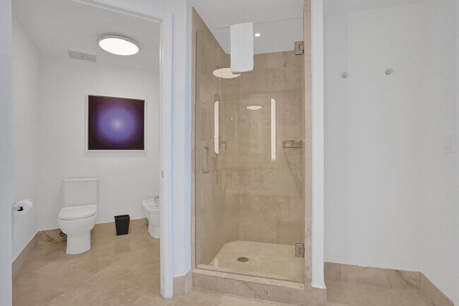 Building Photo - 4401 Collins Ave