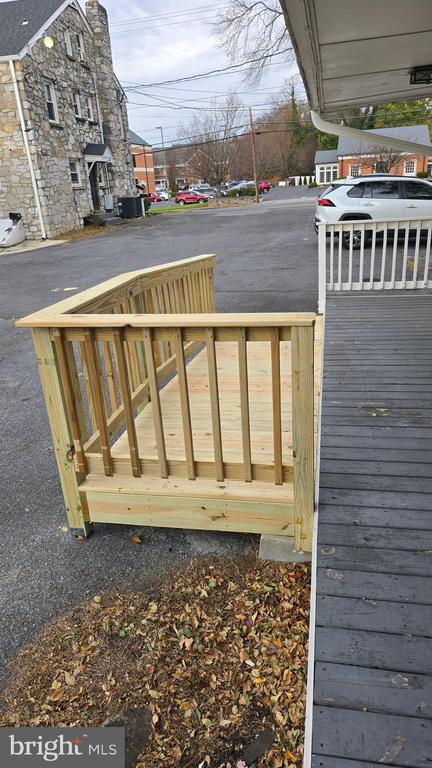 Building Photo - 1816 Valley Ave