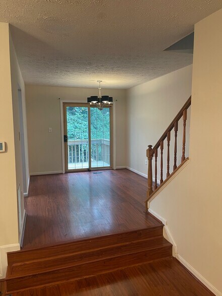 Building Photo - 846 Bayridge Dr