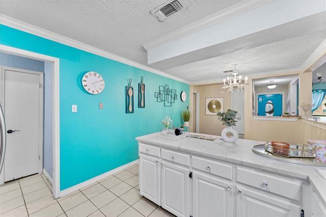Building Photo - 6573 Ridglea Dr