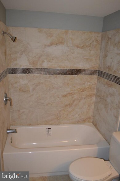 Building Photo - 4402 Birchtree Ln