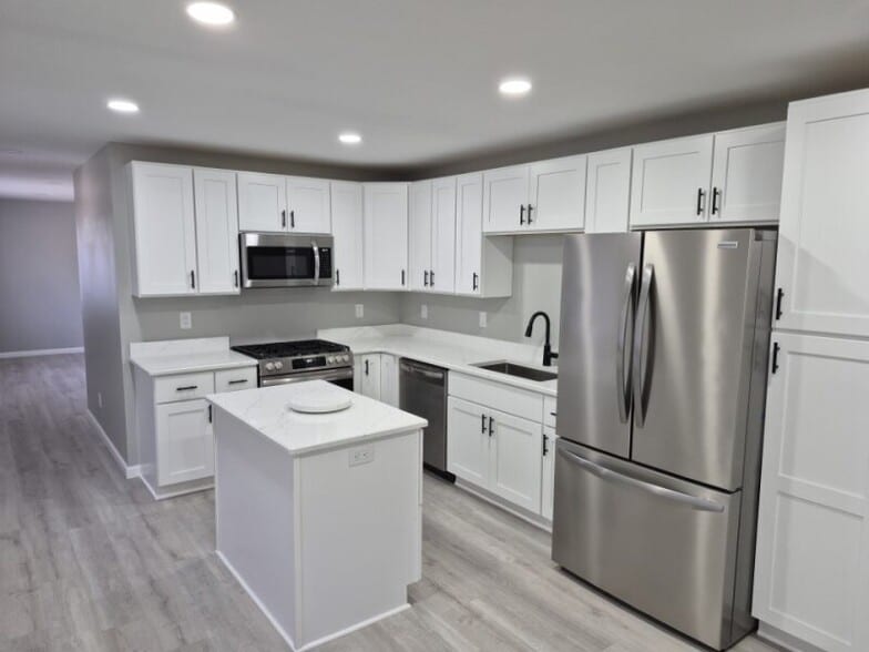 Building Photo - 35047 Harroun St